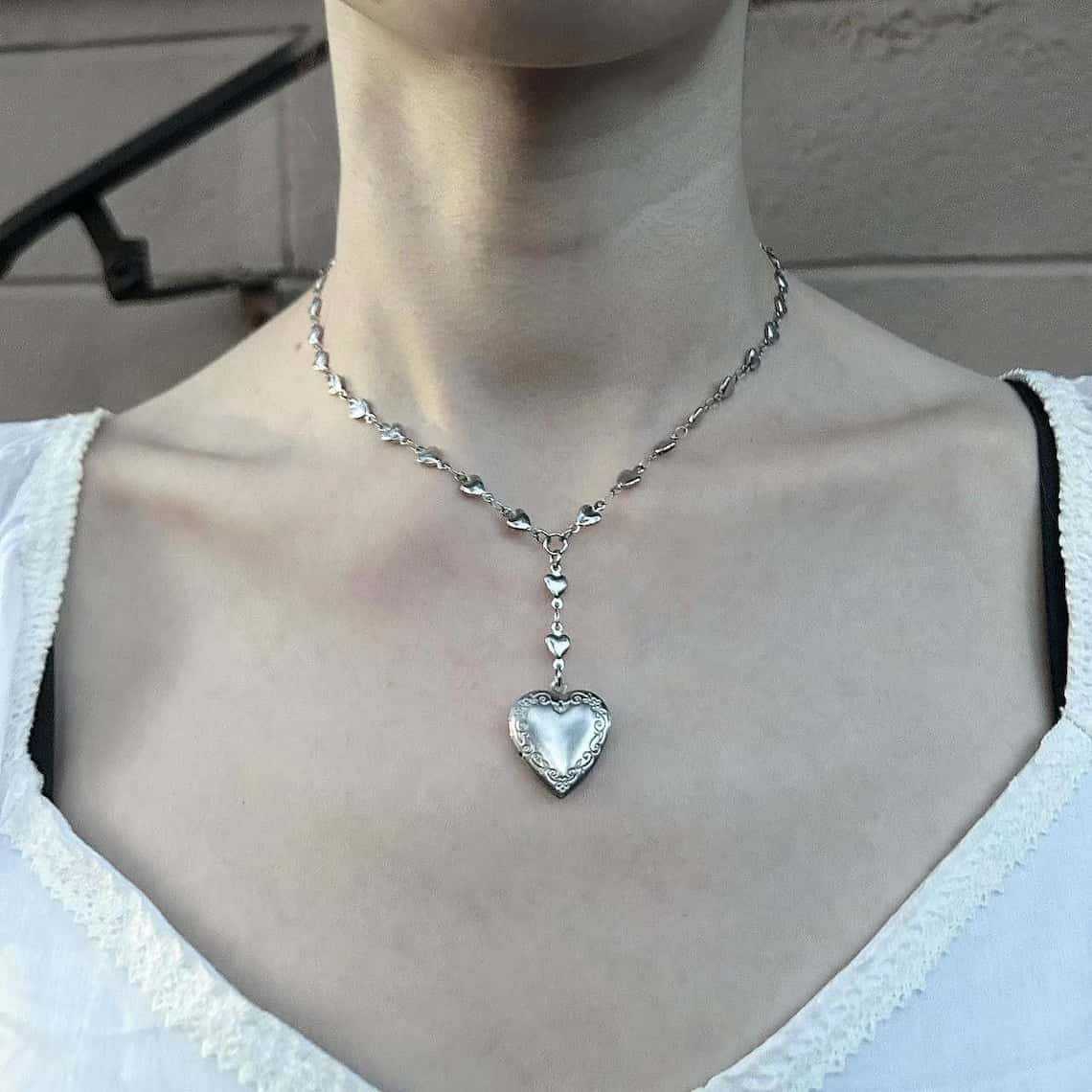 Heart Locket Necklace Photo - Collar de cadena de lariat de