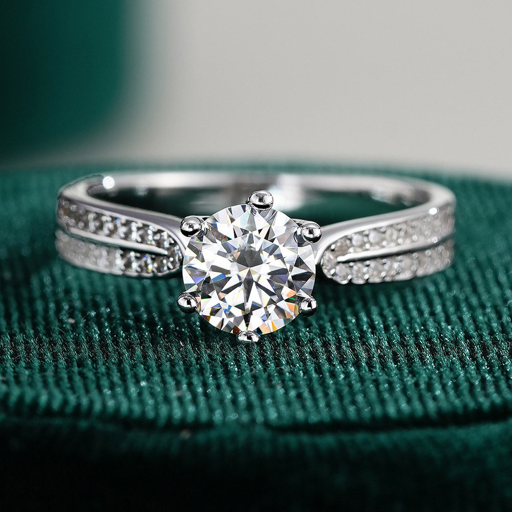 Moissanite Engagement Ring 1 Carat - Anillo de compromiso clásico de moissanita