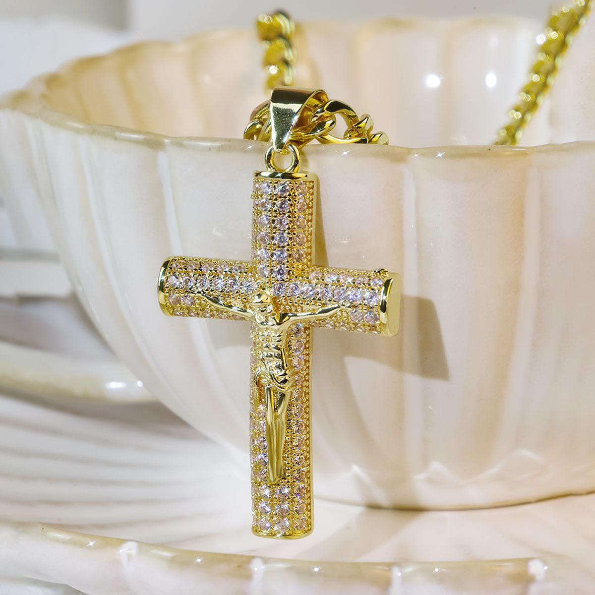 Collar con Cruz Chapada en Oro - Cross Pendant Necklace Gold reseña y precio