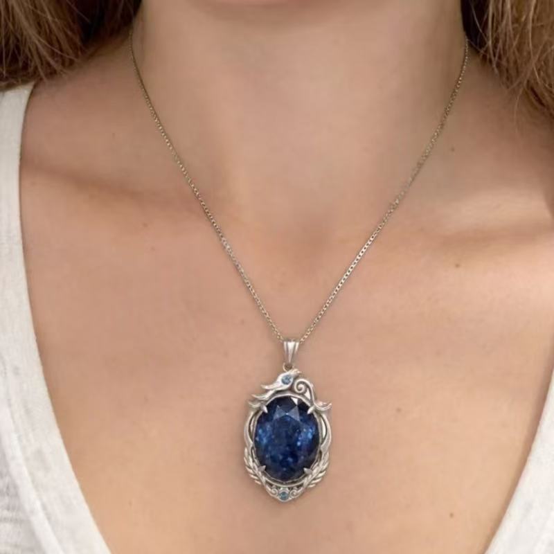 Collar de Zafiro Maldito de Id - Anime Pendant Necklace reseña y precio