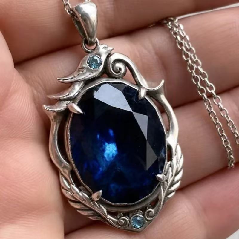 Collar de Zafiro Maldito de Id - Anime Pendant Necklace reseña y precio