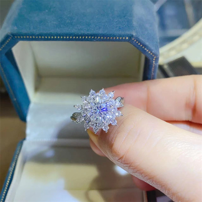 Anillo de lujo de oro blanco y - Moissanite Engagement Ring 1 Carat reseña y precio